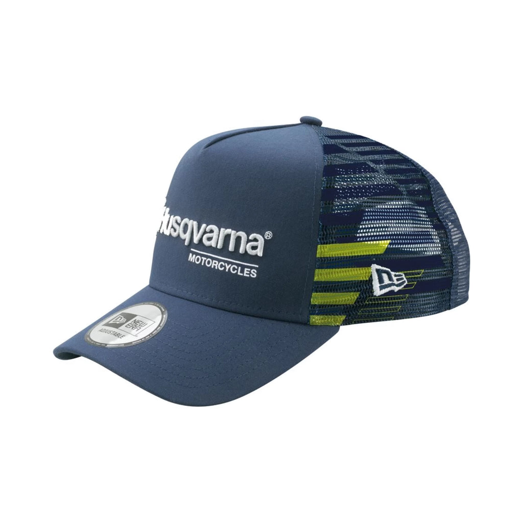 Husqvarna Team Trucker Cap by New Era® – Topi Trucker Resmi Husqvarna, 100% Polyester